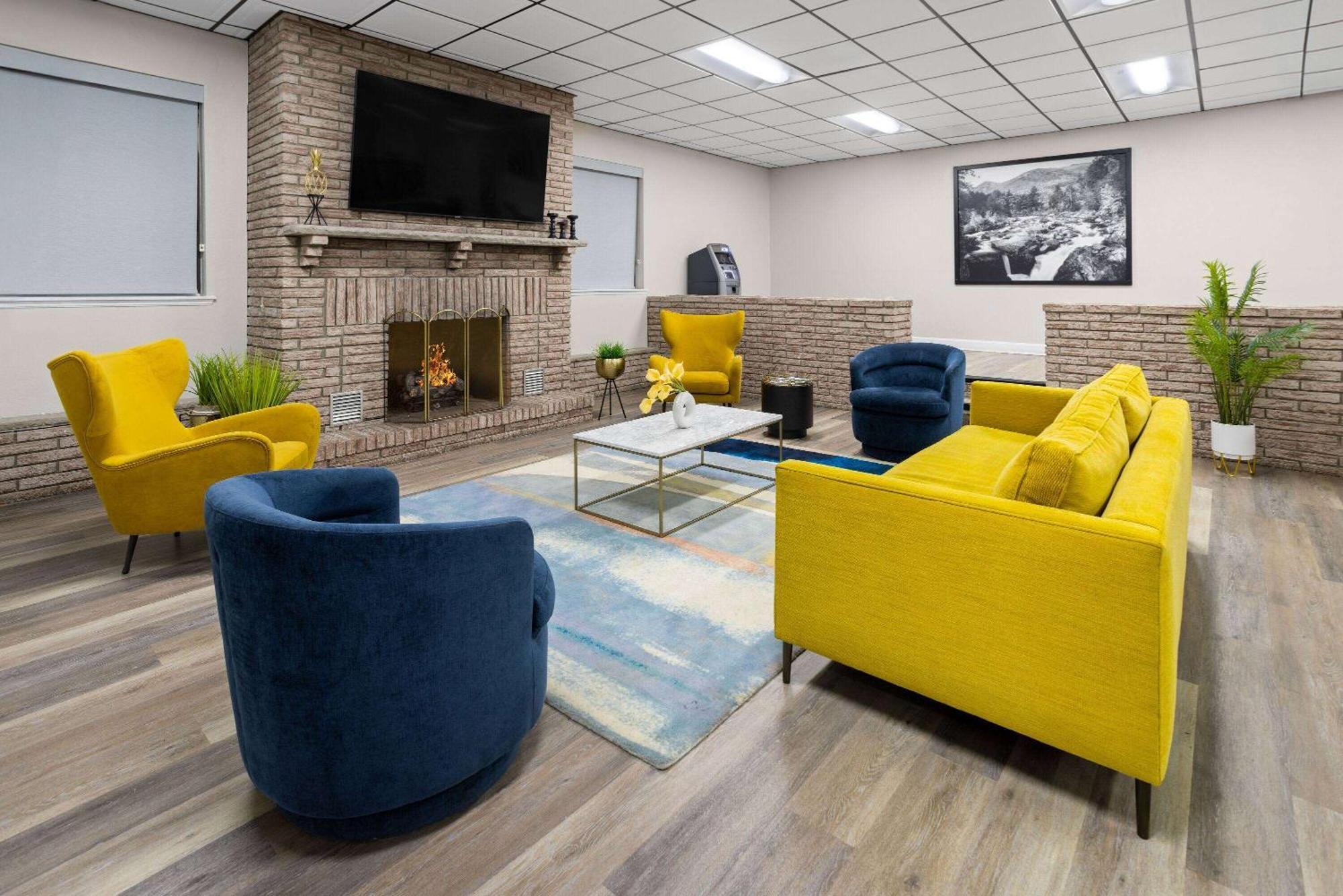 Super 8 By Wyndham Henrietta/Rochester Area Luaran gambar